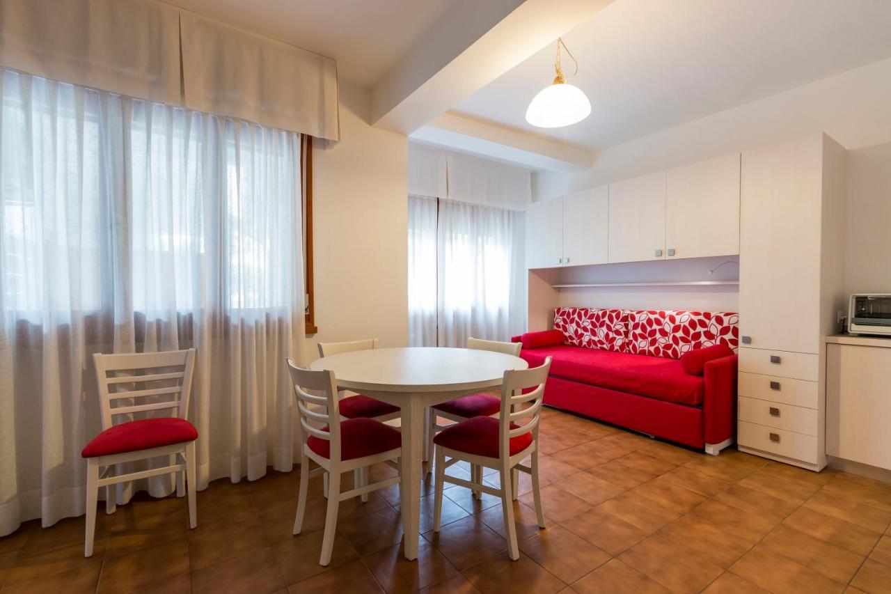 Residence Piccolo Milano Marittima Exteriör bild