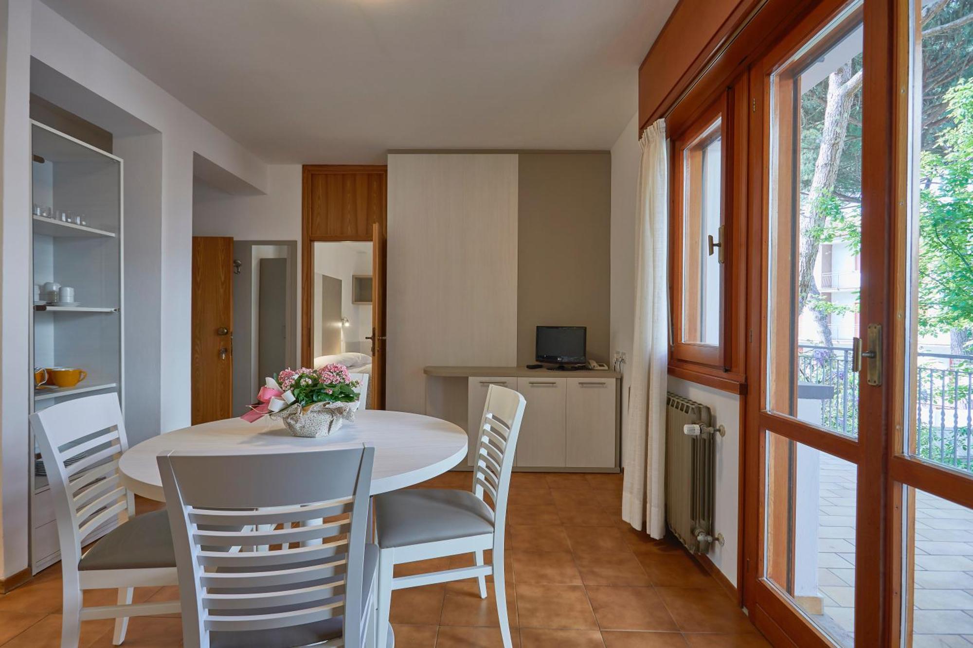 Residence Piccolo Milano Marittima Exteriör bild