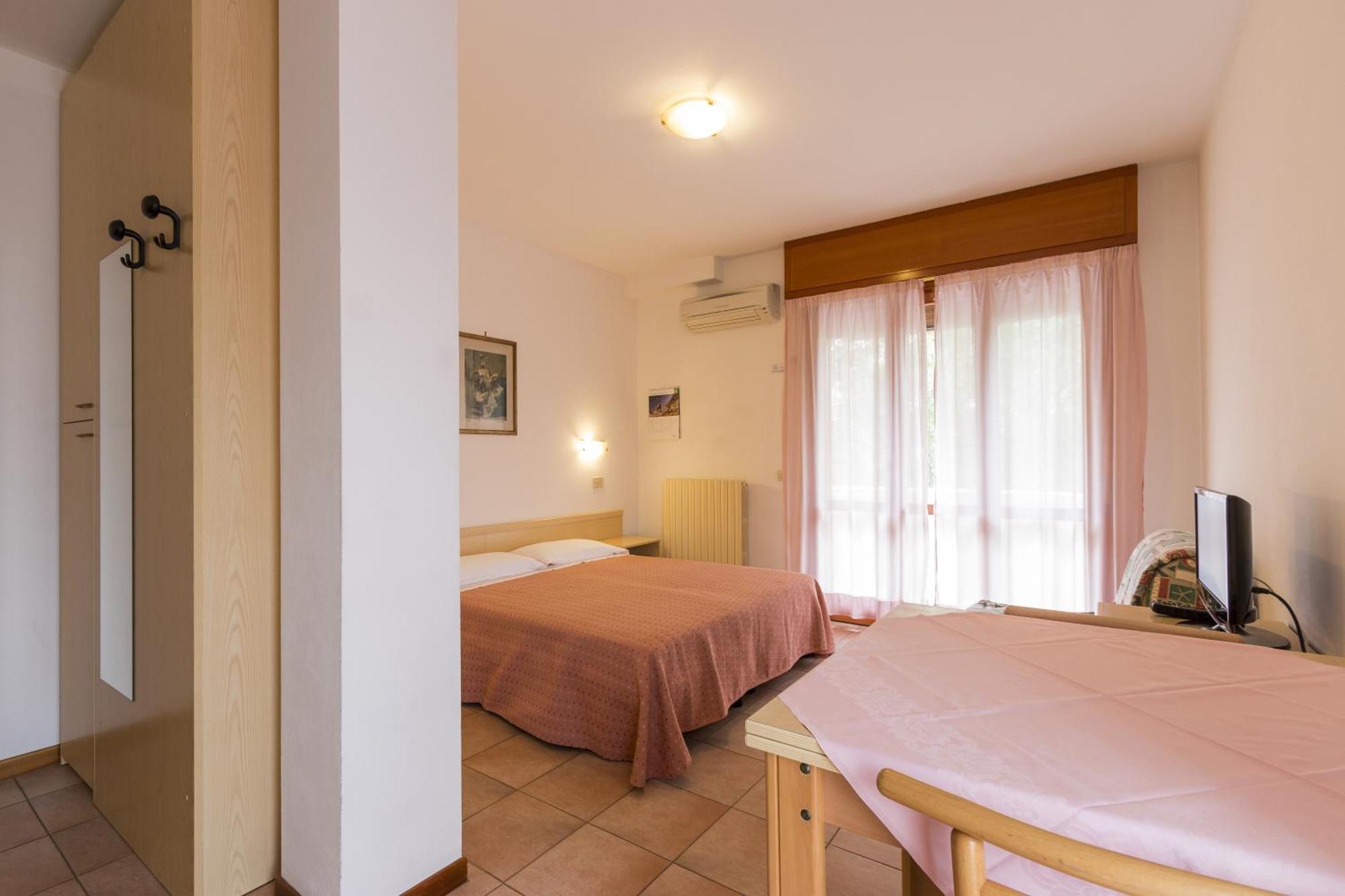 Residence Piccolo Milano Marittima Rum bild