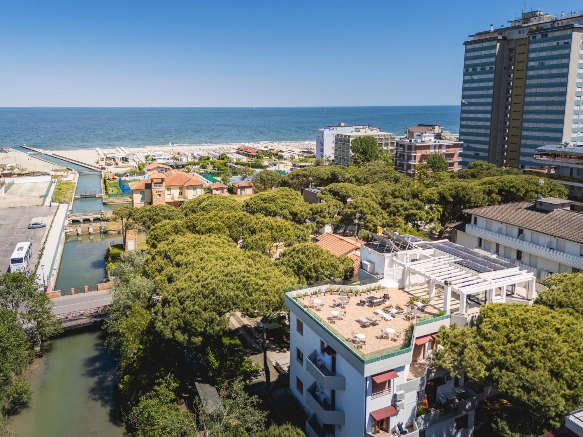 Residence Piccolo Milano Marittima Exteriör bild
